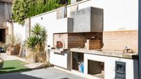 Exterior view of Single-family semi-detached for sale in Vegas del Genil  with Air Conditioner, Heating and Private garden