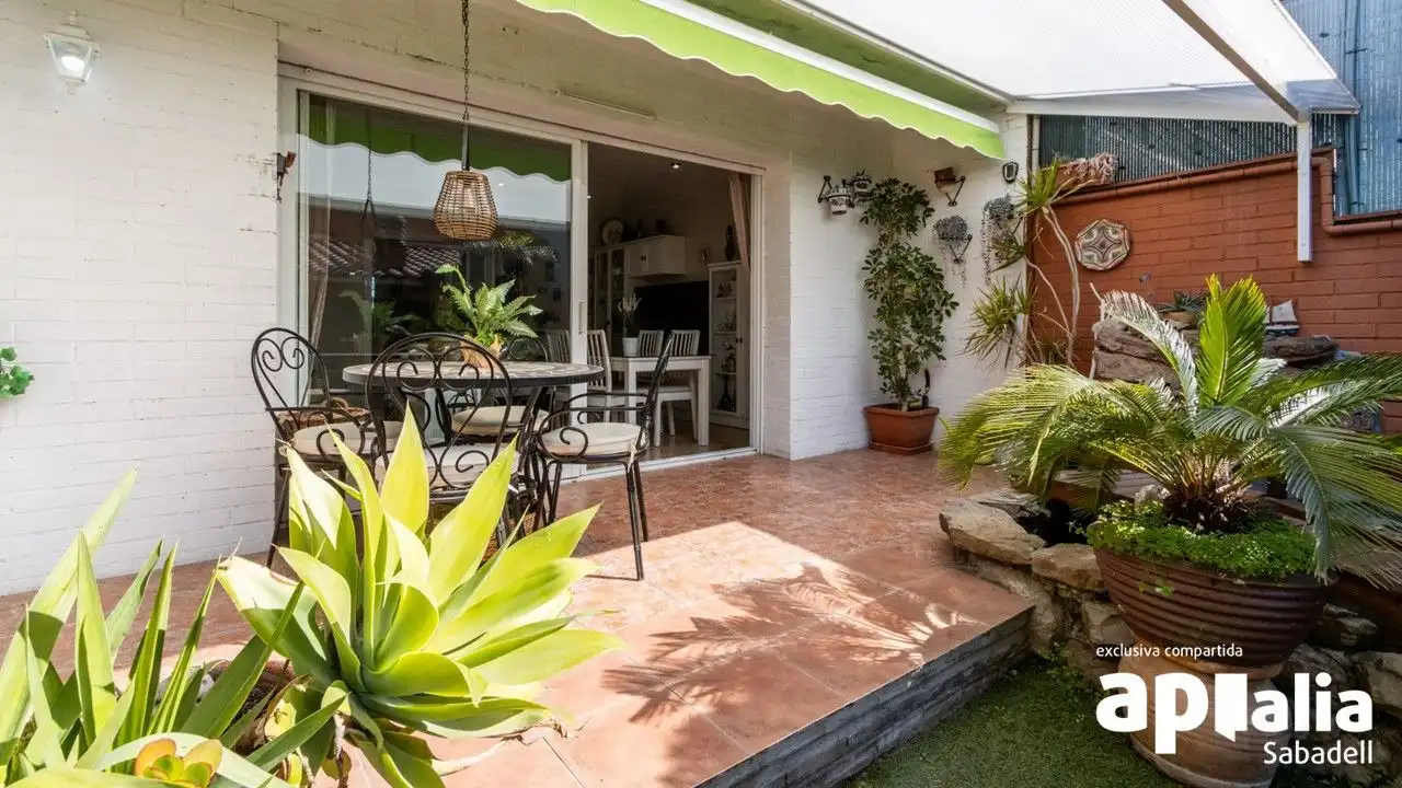 Terrassa de Casa o xalet en venda en Terrassa amb Aire condicionat, Calefacció i Jardí privat