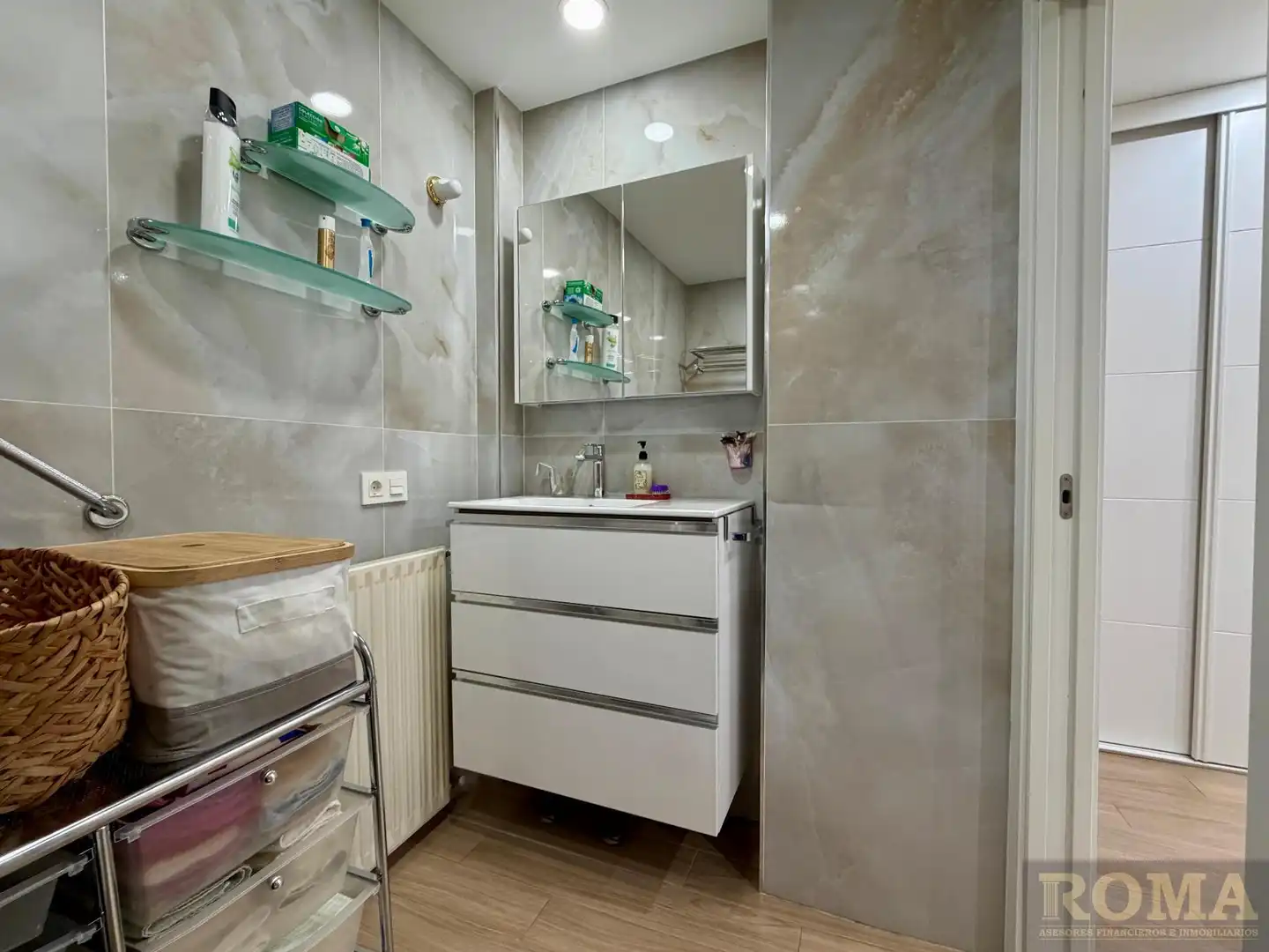 Bathroom of Flat for sale in Salamanca  with Heating, Terrace and Balcony