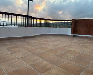 Terrasse von Dachboden miete in Vilafranca del Penedès mit Terrasse, Ofen und Waschmaschine