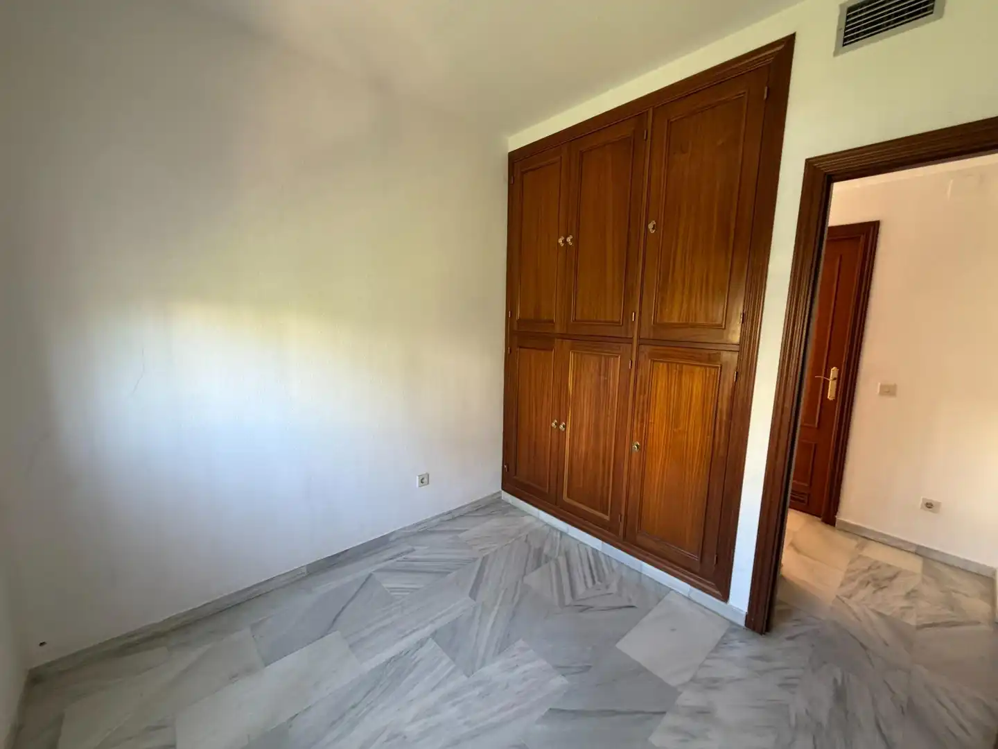 Wohnung zur Miete in Sevilla mit Klimaanlage und Terrasse