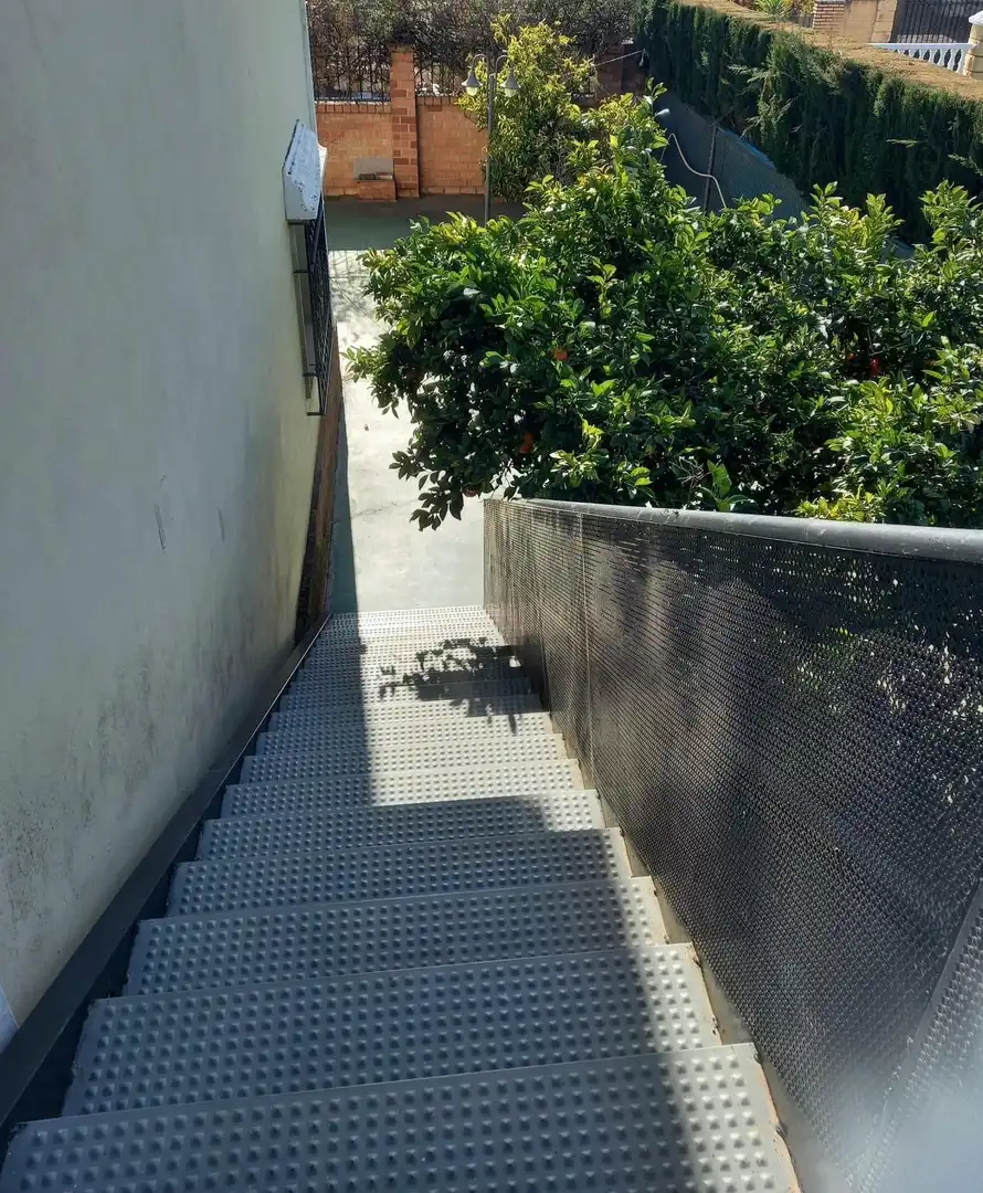 Terrassa de Casa o xalet en venda en Córdoba amb Jardí privat, Terrassa i Moblat
