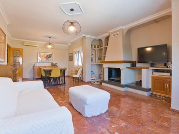 Casa amb jardí en venda a Calle de Goya