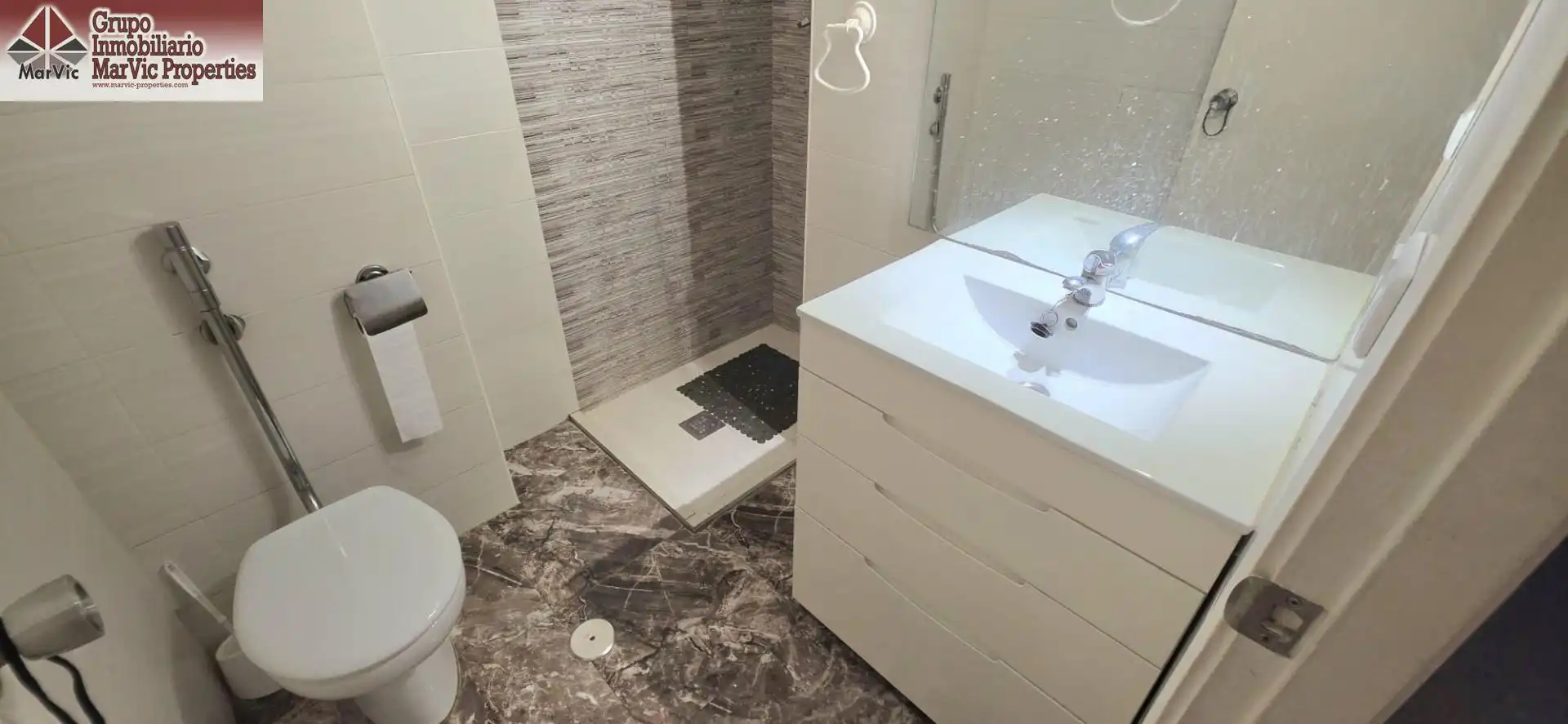 Baño de Piso en venta en Benidorm con Amueblado