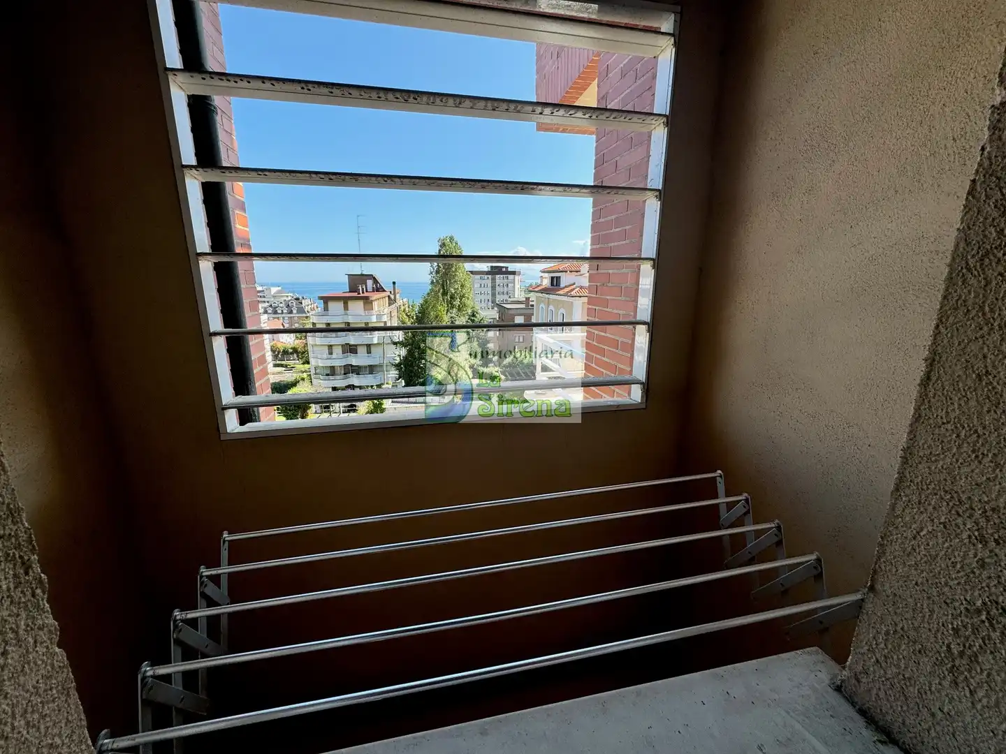 Flat for rent in Calle Leonardo Rucabado, 28, Brazomar