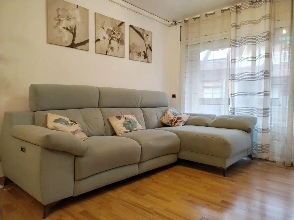 Living room of Flat for sale in Tortosa  with Parquet flooring, Terrace and Storage room