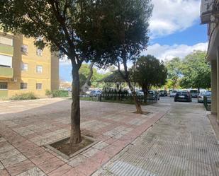 Exterior view of Flat for sale in  Sevilla Capital  with Air Conditioner