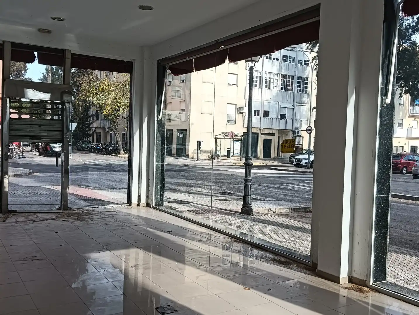 Locale commerciale in affitto a Avenida el Tejar, imagen 3