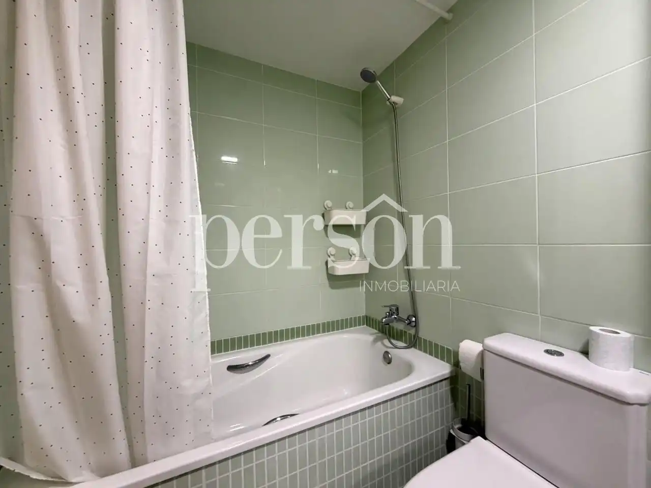 Bathroom of Flat for rent in Torrent  with Air Conditioner, Terrace and Furnished