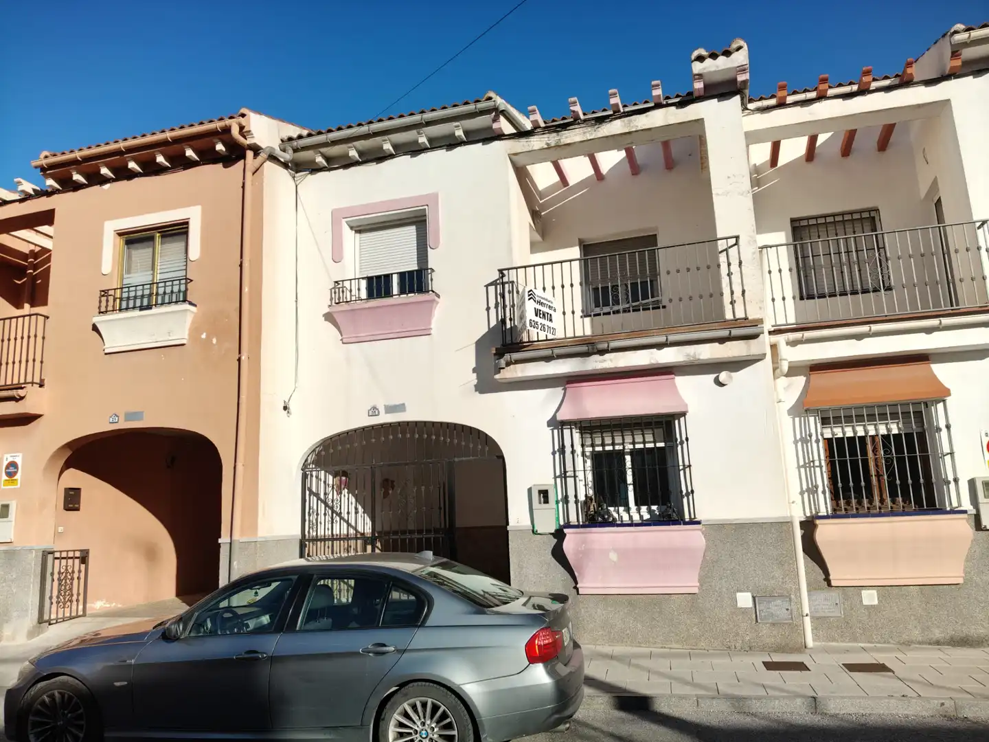 Vista exterior de Casa o xalet en venda en Baza amb Moblat