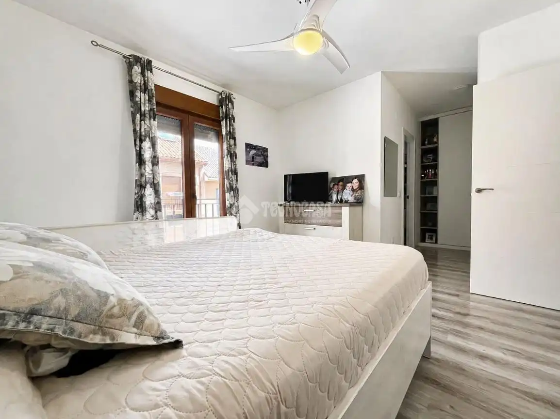 Casa aparellada amb jardí en venda a San Martín de la Vega, imagen 13