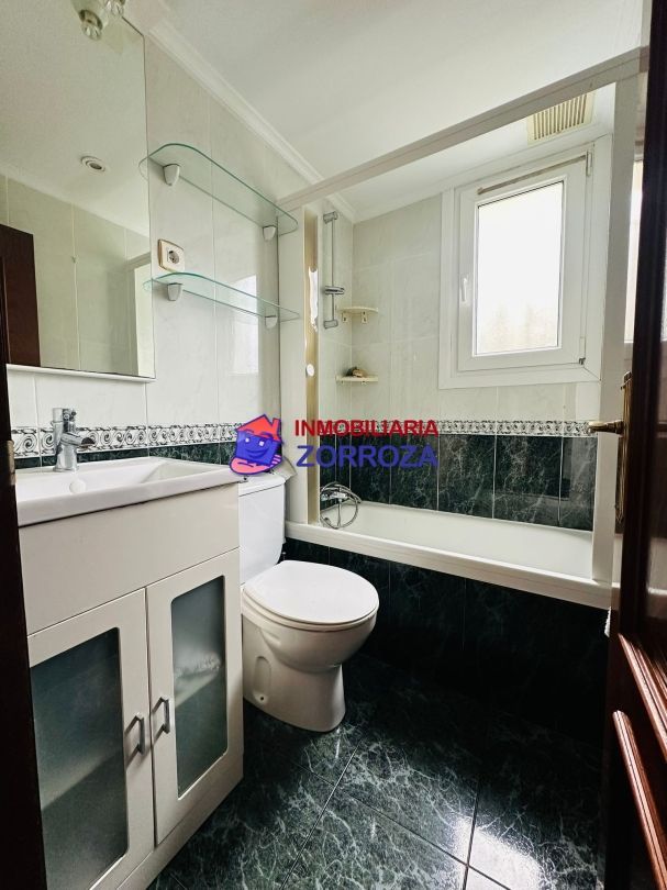 Bathroom of Flat for sale in Bilbao   with Heating and Terrace