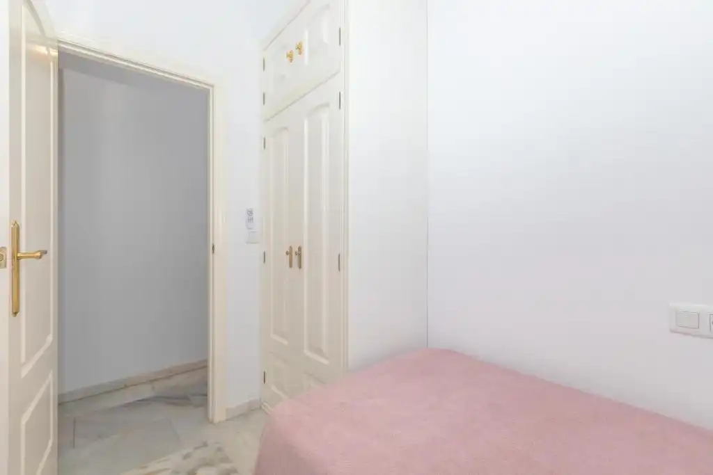 Bedroom of Attic for sale in Fuengirola  with Air Conditioner, Terrace and Oven