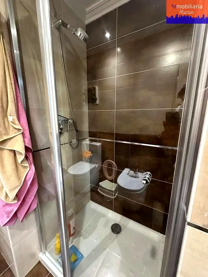 Bathroom of Flat for sale in Aranda de Duero  with Heating, Terrace and Furnished