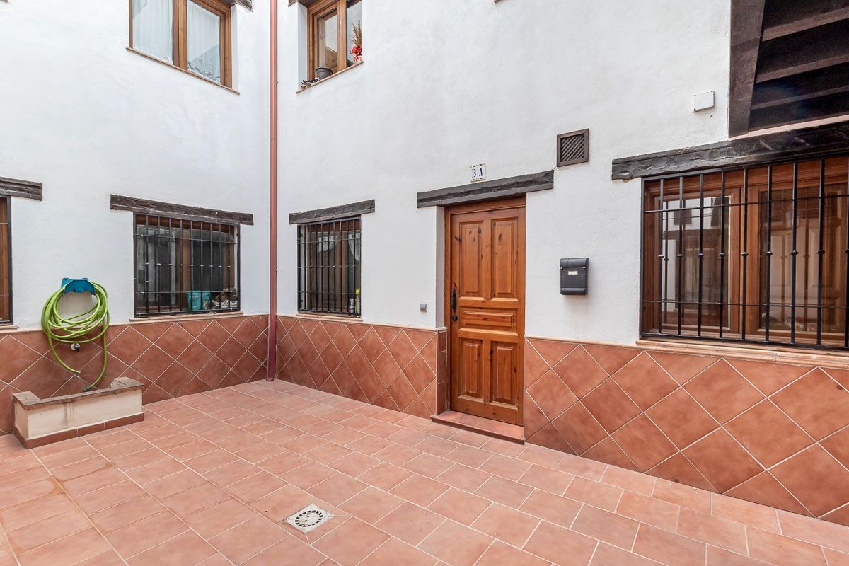 Exterior view of Planta baja for sale in  Granada Capital  with Furnished, Oven and Washing machine