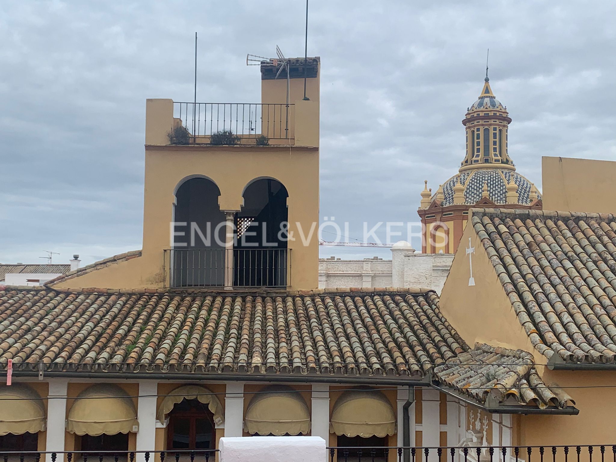 Exterior view of Apartment for sale in  Sevilla Capital  with Air Conditioner and Heating