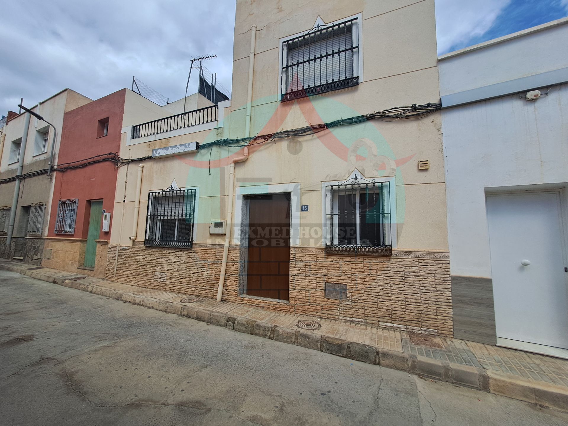 Vista exterior de Dúplex en venda en Pechina