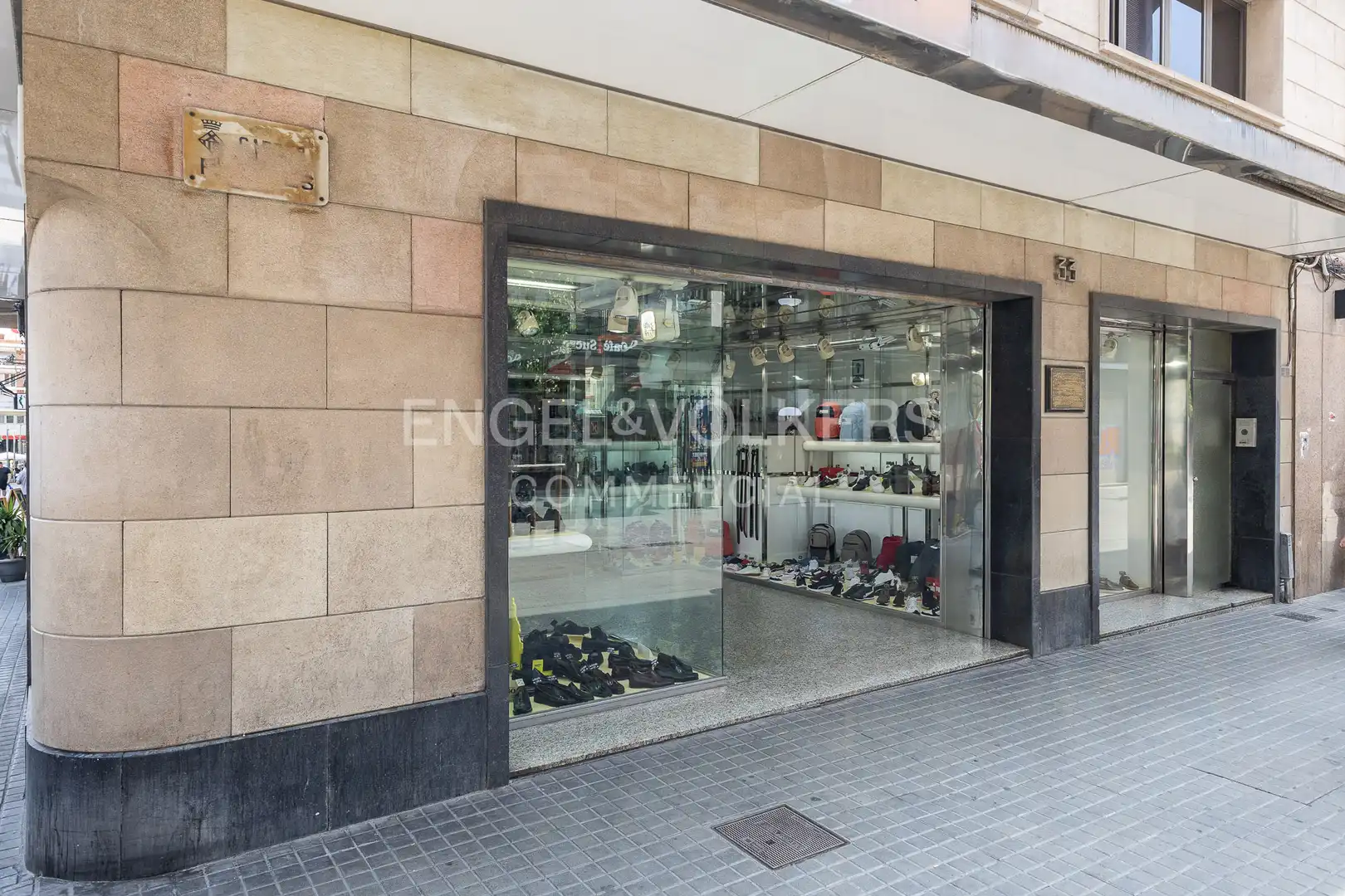 Commercial properties for sale in L'Hospitalet de Llobregat