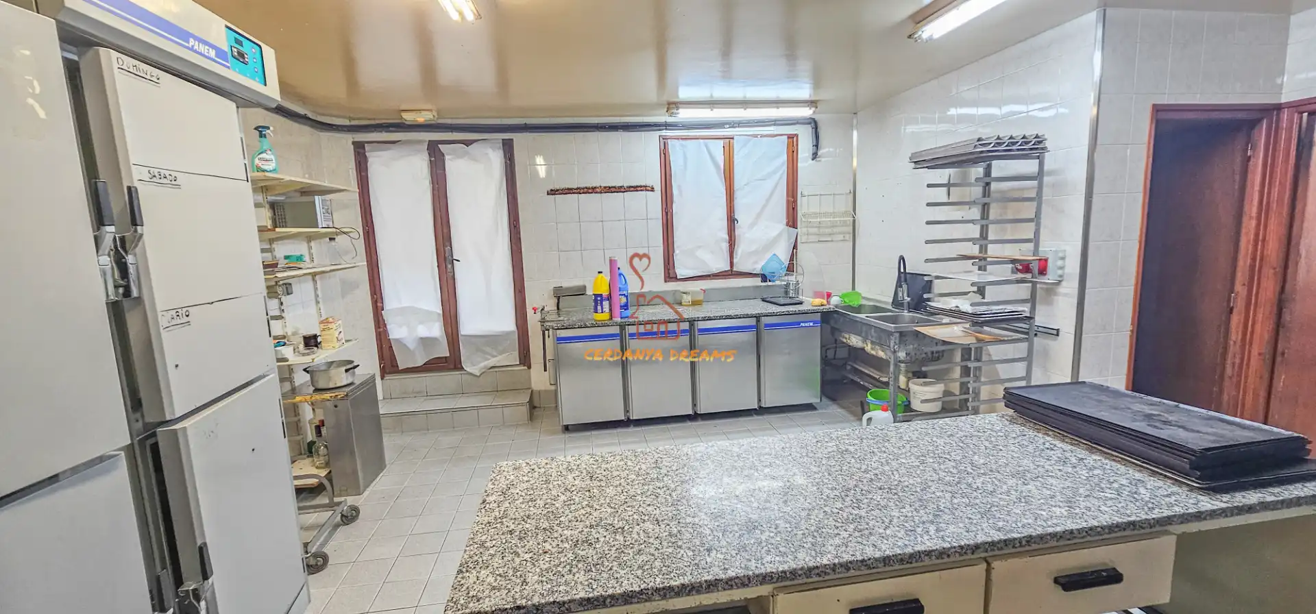 Business premises for sale in Avenue Porte de France 40, imagen 11
