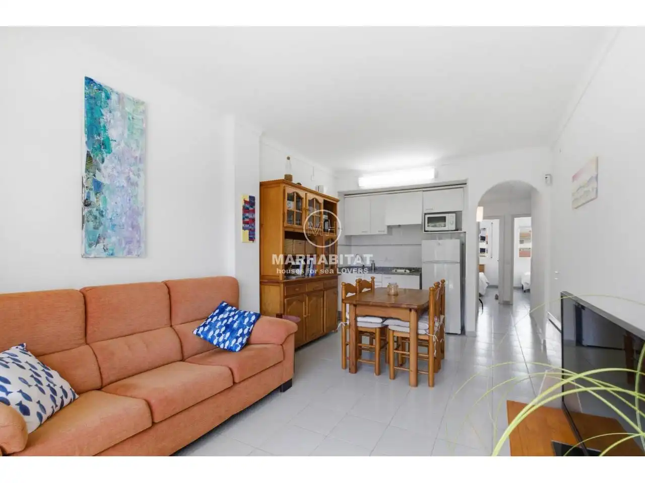 Vista exterior de Piso en venta en L'Escala con Terraza, Amueblado y Piscina comunitaria