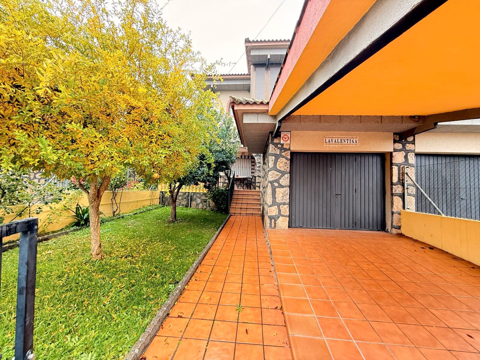 Exterior view of Single-family semi-detached for sale in Higuera de las Dueñas  with Heating, Private garden and Terrace