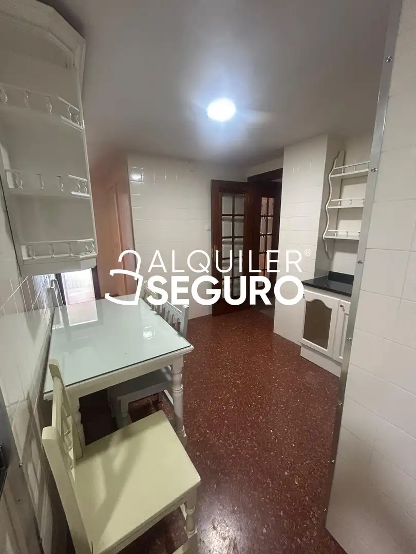 Cuina de Pis de lloguer en Granada amb Aire condicionat i Calefacció