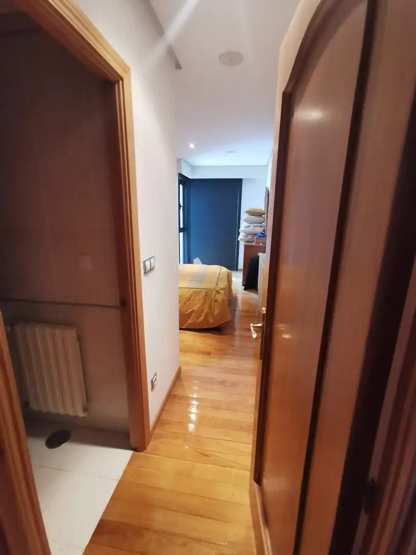 Habitación de Piso en venta en Ourense Capital  con Calefacción, Parquet y Amueblado