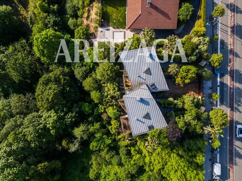 Vista exterior de Casa o chalet en venta en Donostia - San Sebastián  con Aire acondicionado, Calefacción y Jardín privado
