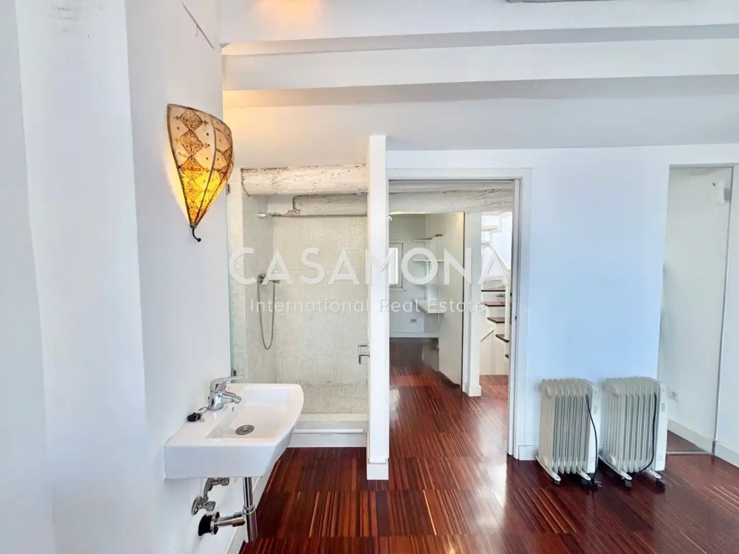 Badezimmer von Maisonette zum Verkauf in Barcelona mit Klimaanlage, Terrasse und Balkon