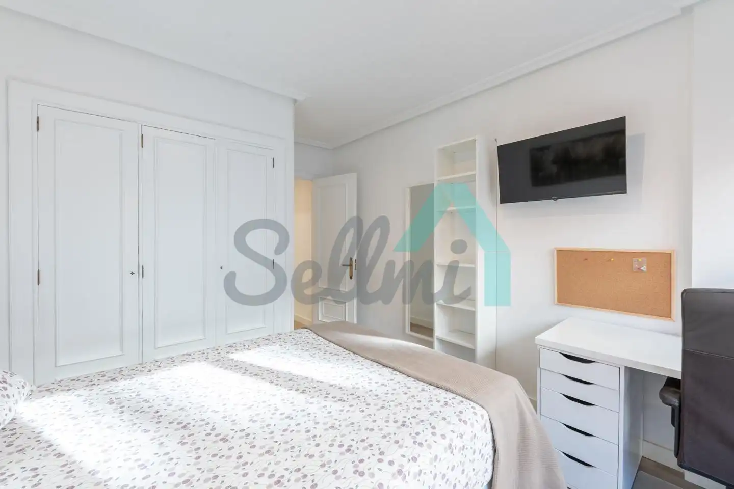 Habitación de Piso en venta en Oviedo  con Calefacción