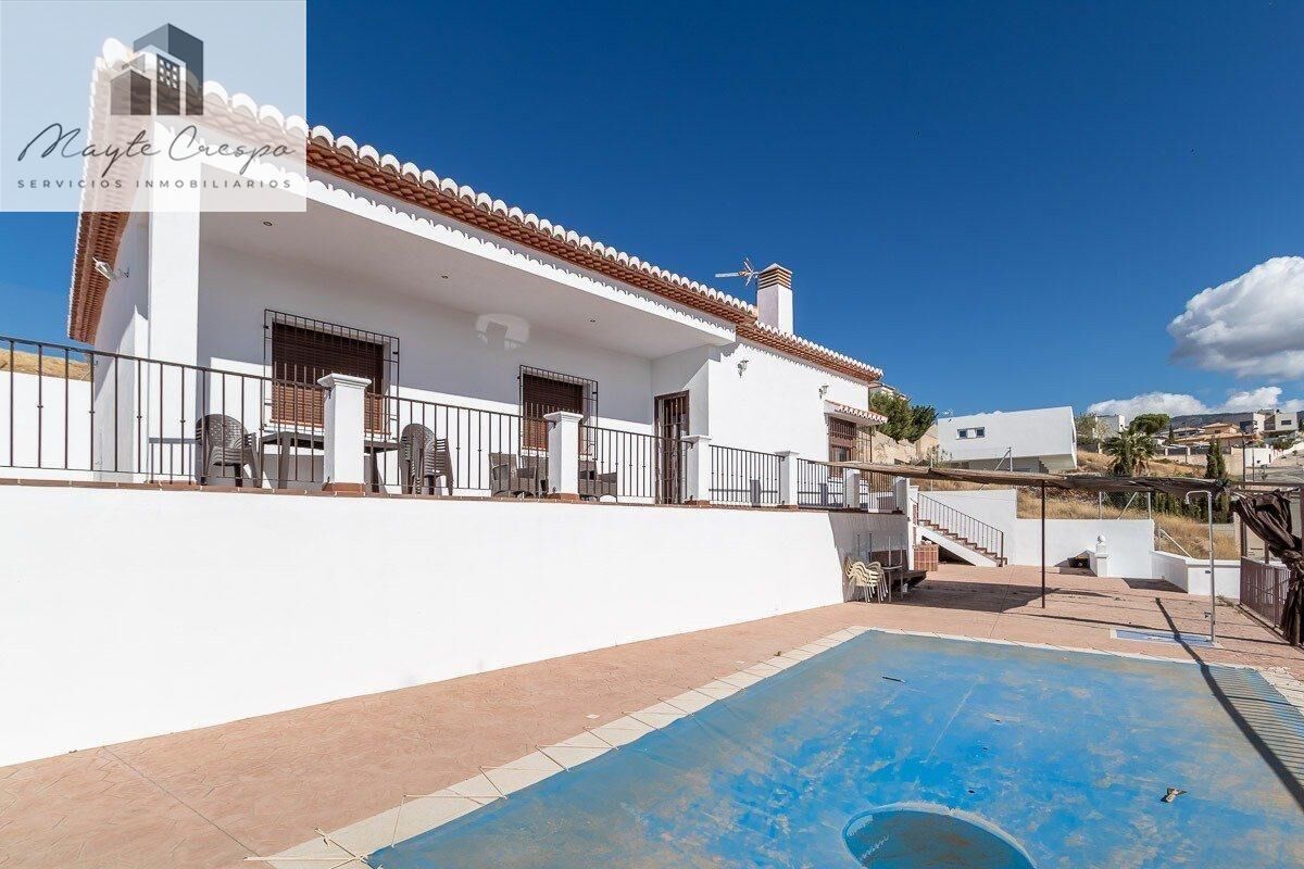 Exterior view of House or chalet for sale in La Zubia  with Private garden, Terrace and Swimming Pool