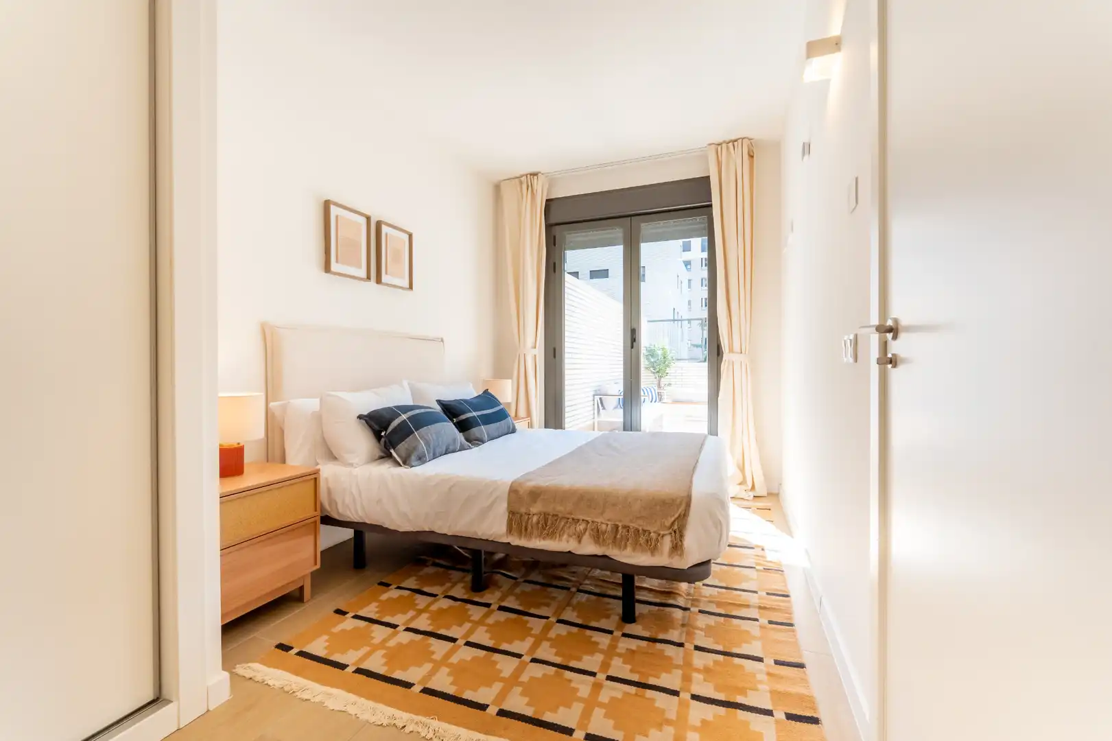 Bedroom of Flat for rent in Madrid  with Air Conditioner, Heating and Terrace