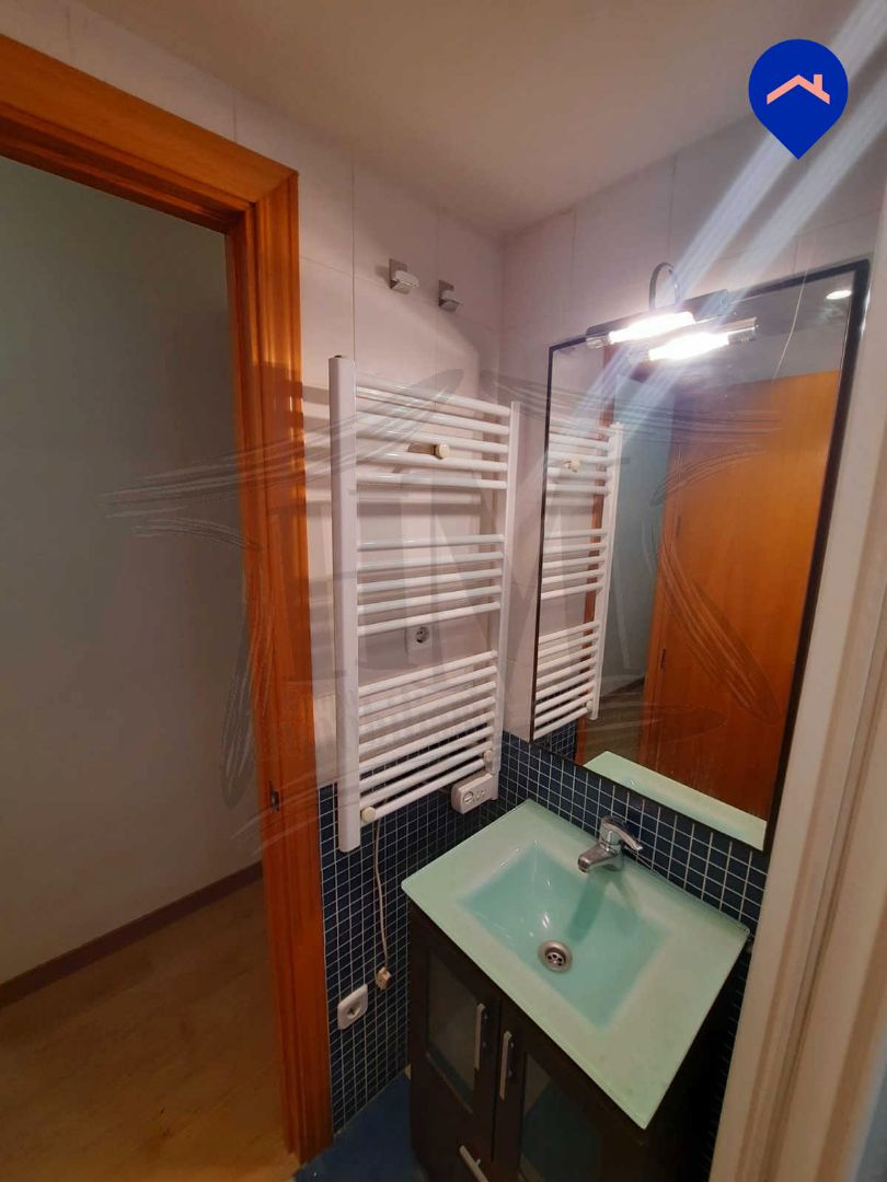 Bathroom of Flat for sale in  Madrid Capital  with Parquet flooring