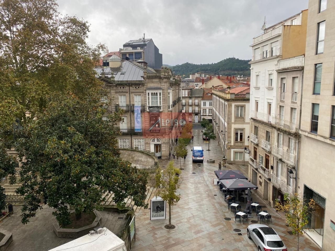 Vista exterior de Pis de lloguer en Ourense Capital  amb Calefacció, Parquet i Moblat