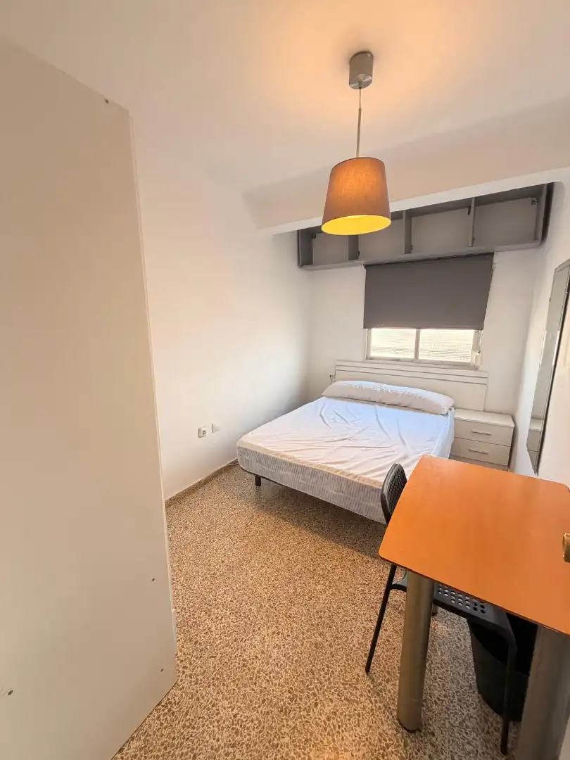 Bedroom of Flat for rent in Bailén - Miraflores