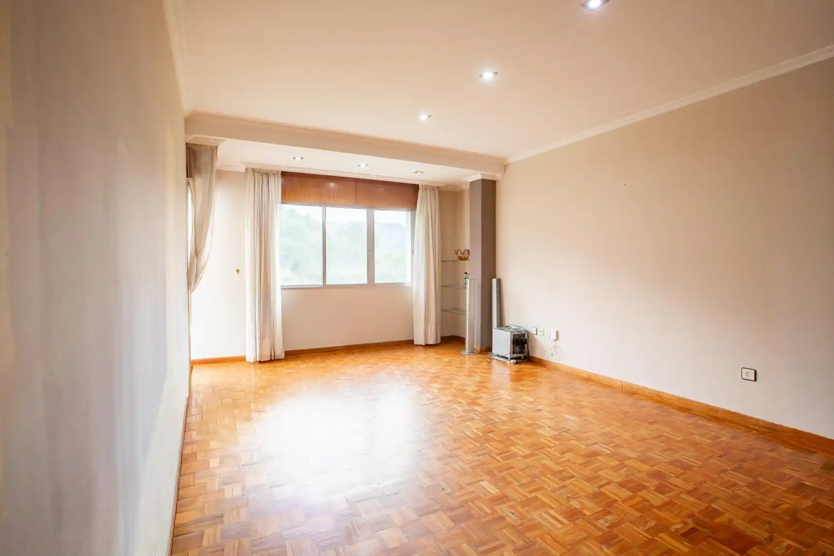 Sala de estar de Piso en venta en Pontevedra Capital  con Parquet, Trastero y Balcón