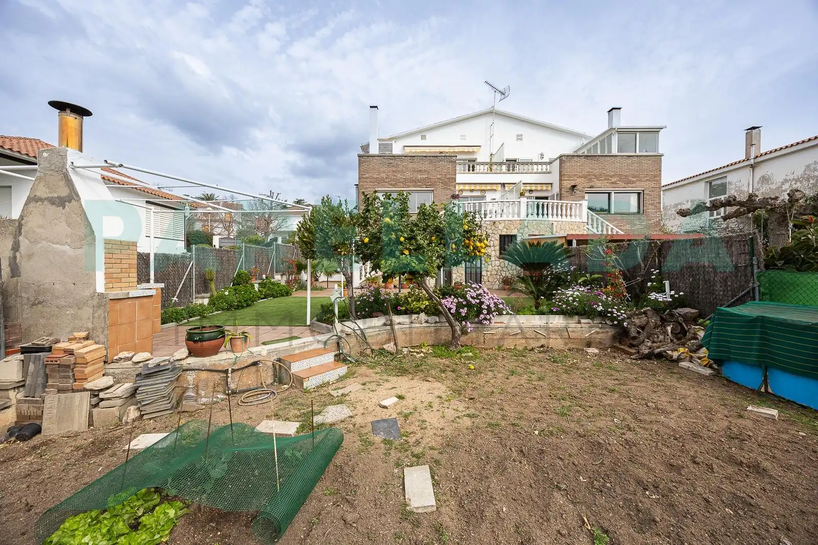 Jardín de Casa o chalet en venta en Badalona con Aire acondicionado, Calefacción y Jardín privado