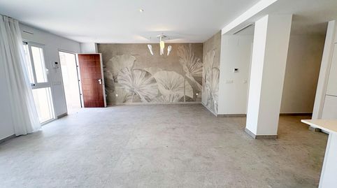 Bajo a estrenar con jardín privado, aparcamiento y piscina en Aguas Nuevas, Torrevieja