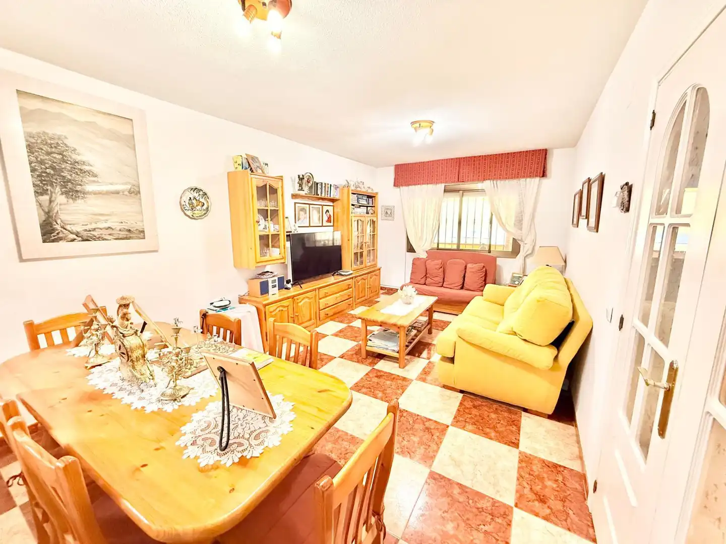 Sala de estar de Casa adosada en venta en Higuera de las Dueñas con Calefacción, Jardín privado y Terraza