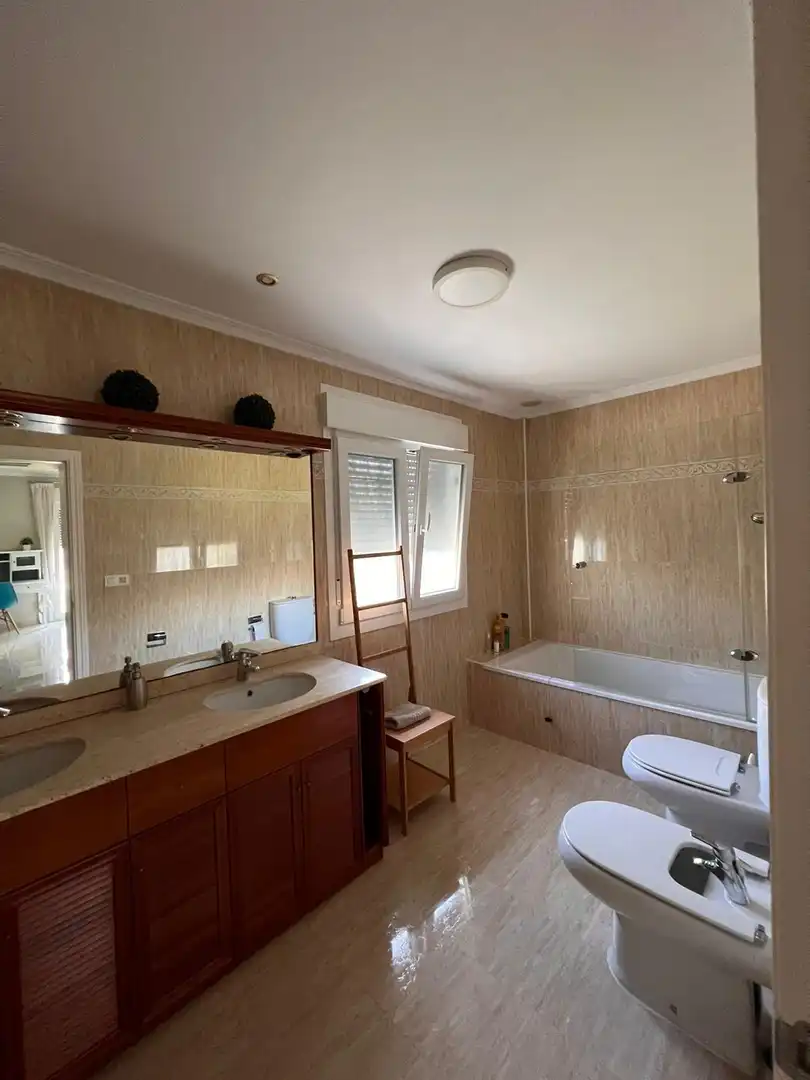 Bany de Casa o xalet en venda en Los Barrios