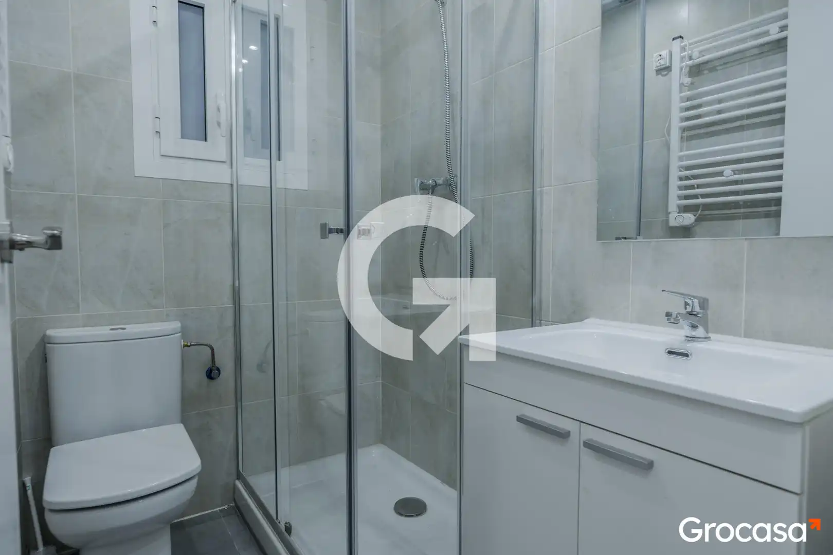 Baño de Piso en venta en Barcelona con Aire acondicionado, Calefacción y Horno