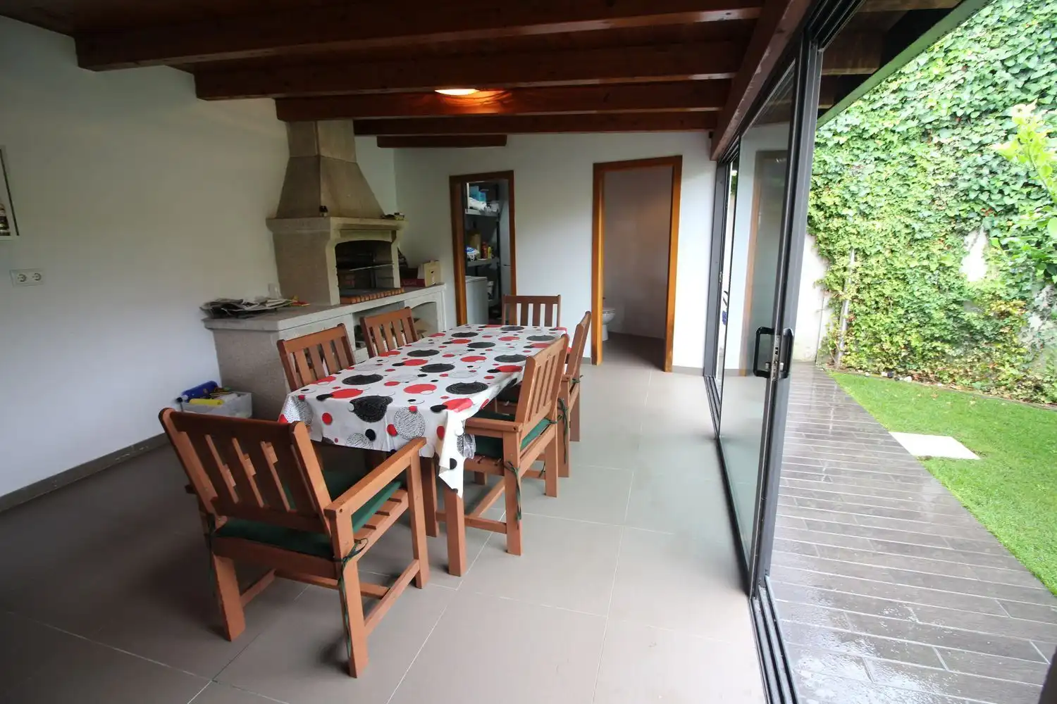 Terrassa de Casa o xalet en venda en Sanxenxo amb Calefacció, Jardí privat i Parquet