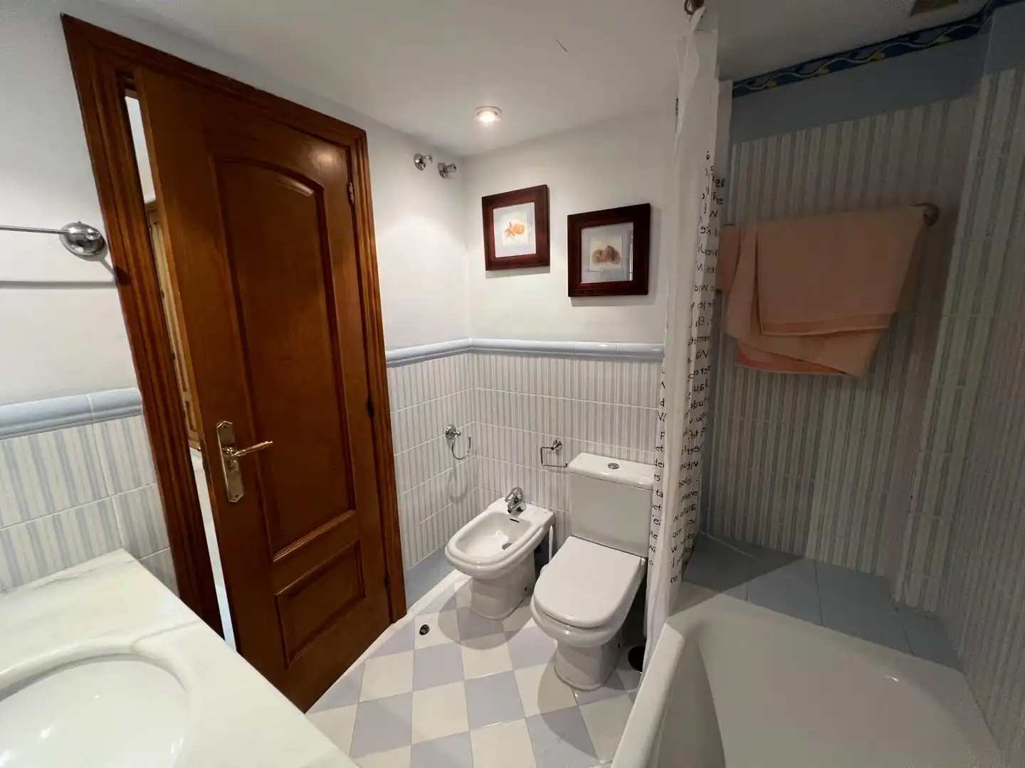 Badezimmer von Wohnungen zur Miete in Marbella mit Klimaanlage, Heizung und Terrasse