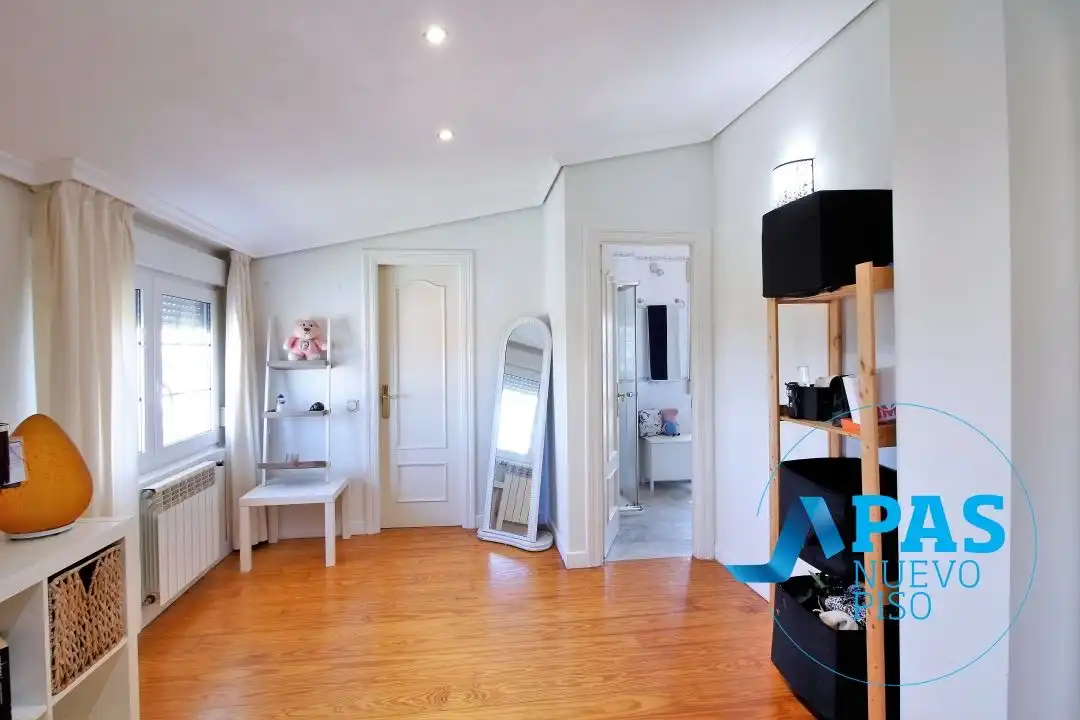 Bedroom of Houses for sale in Santander  with Heating, Private garden and Terrace