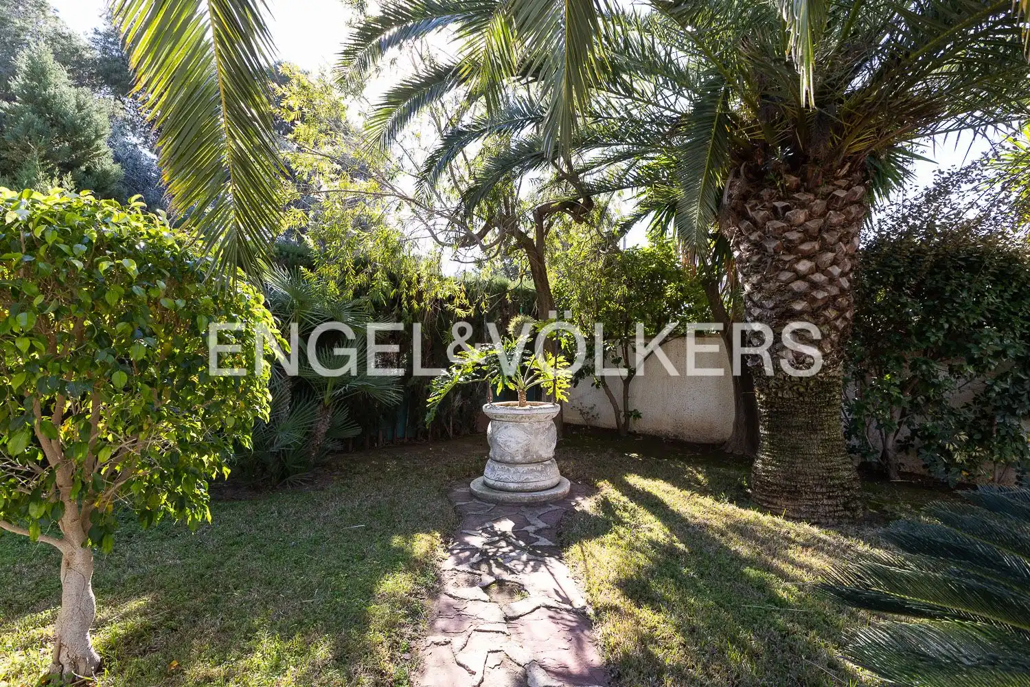 Garden of Houses for sale in Paterna  with Air Conditioner, Heating and Private garden