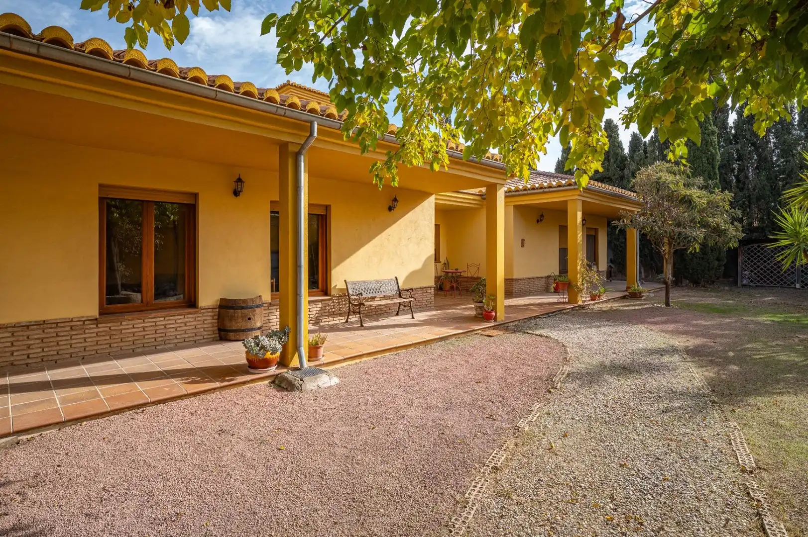 Außenansicht von Haus oder Chalet zum Verkauf in Alhendín mit Heizung, Privatgarten und Terrasse