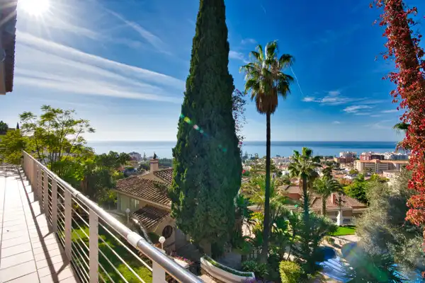 Vista exterior de Casa o chalet en venta en Rincón de la Victoria con Aire acondicionado, Calefacción y Jardín privado