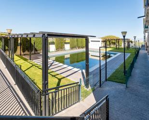 Piscina de Casa adosada en venda en Las Gabias amb Aire condicionat, Calefacció i Terrassa