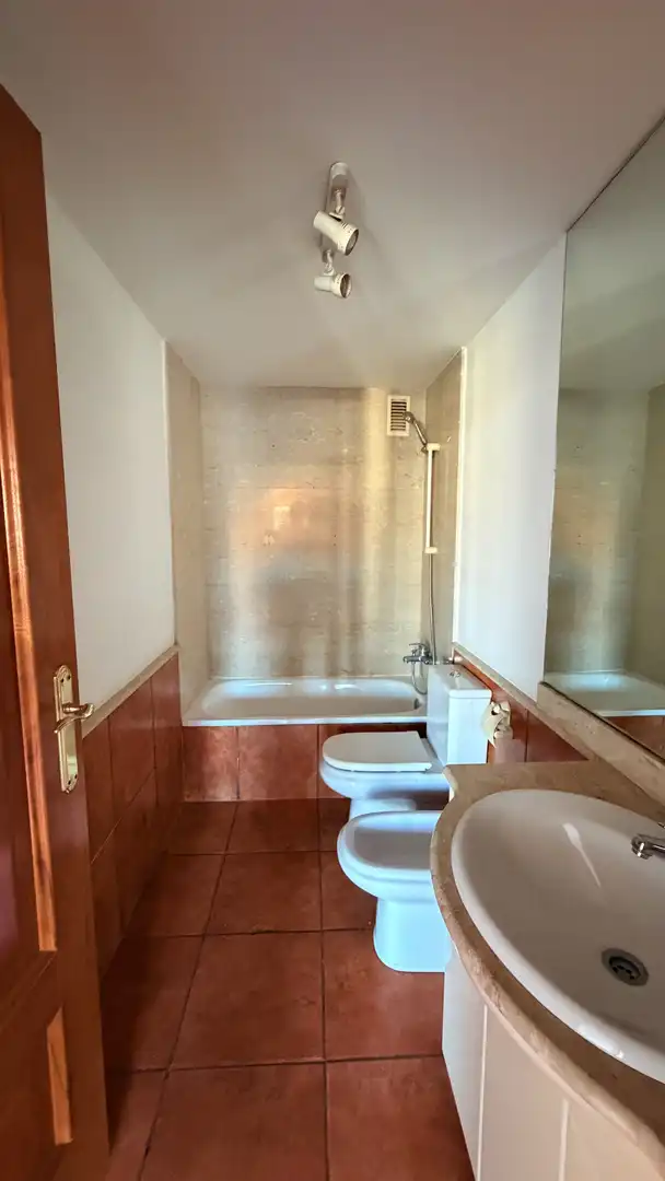Baño de Piso en venta en Pineda de Mar con Terraza y Balcón