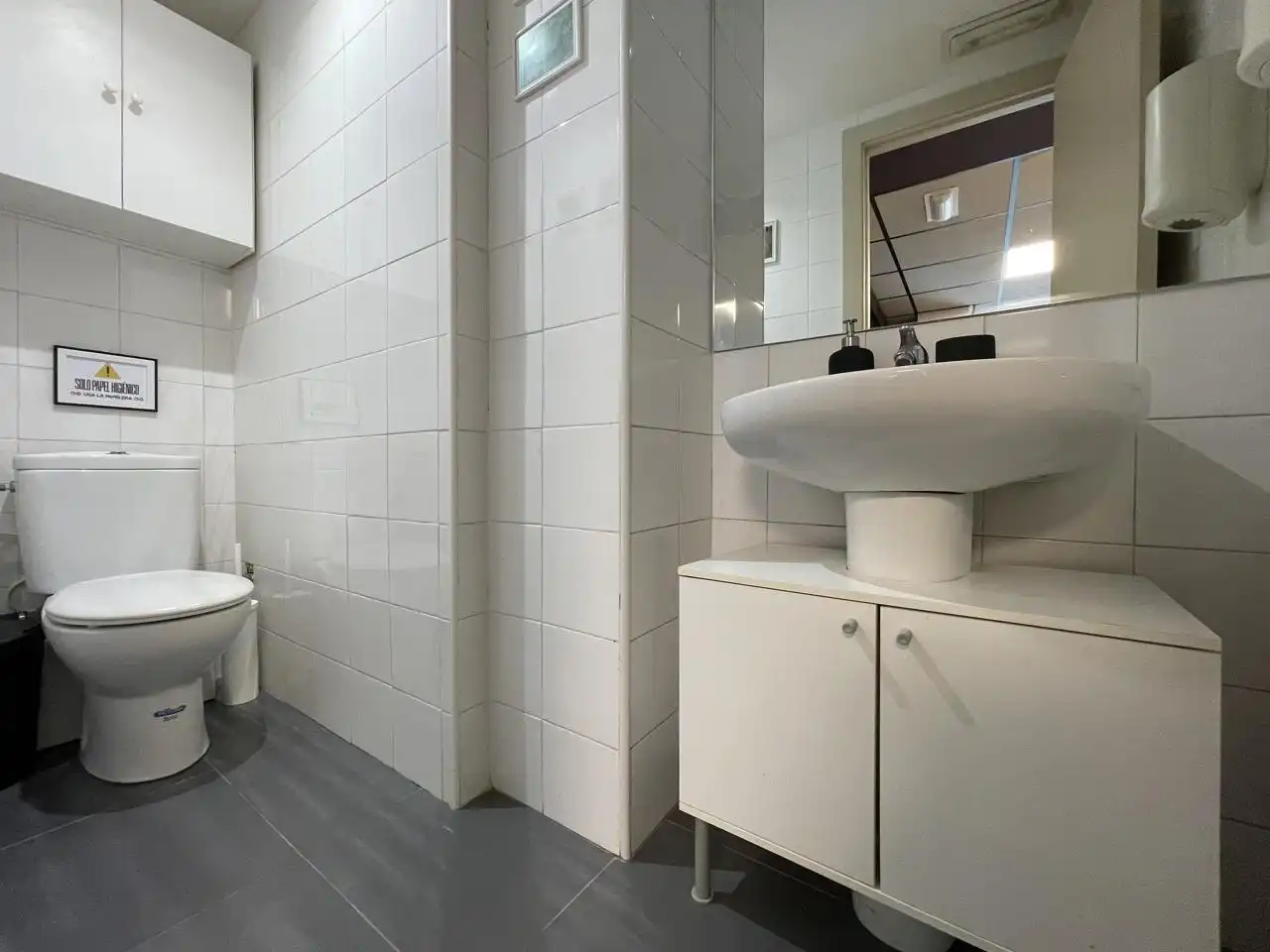 Baño de Planta baja de alquiler en A Coruña Capital  con Calefacción y Amueblado